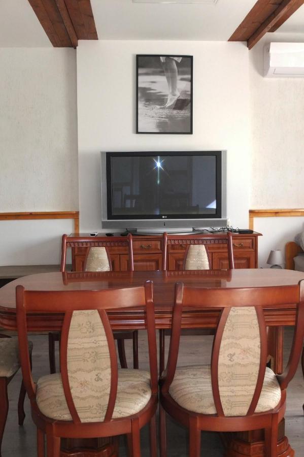 Muskatli Vendeghaz Apartment แซแก็ด ภายนอก รูปภาพ